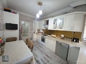 ^^KARATAŞTA MUAZZAM KONUMA SAHİP BAKIMLI 3+1 MARJİNAL DAİRE^^