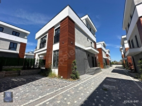 Müstakil Bahçe Isıtmalı Veranda 4+1 tripleks Lüks Yaşama başla