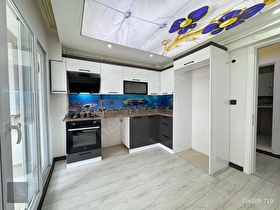 ZEKİ EMLAKTAN MURADİYEDE GENİŞ,KULLANIŞLI SATILIK 1+1 DAİRE