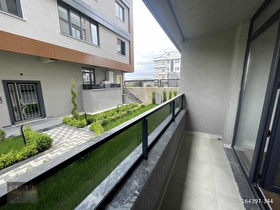 BOSNA CADDESİNDE LÜKS SİTE İÇERİSİNDE 4+1 TERS DUBLEKS