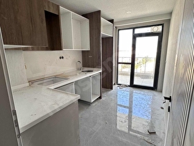 M.AKİF MAHALLESİ ARA KAT 2+1 LÜKS GENİŞ DAİRE !