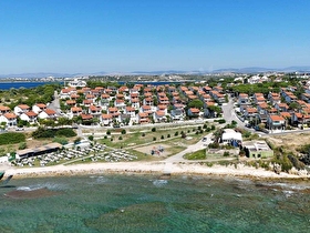 Çeşme Dalyanköy Havacılar Sitesinde Özel Plajlı Müstakil Villa
