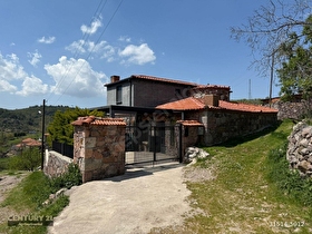 Ayvacık’da Doğa İçerisinde Manzaralı Satılık Taş Ev