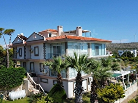 FENERBURNUNDA MUHTEŞEM DENİZ MANZARALI 300 M2 ARSA İÇİNDE 5+2