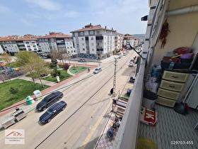 YENİKENTTE CADDE ÜZERİ ARA KAT MERKEZİ KONUM ÖNÜ PARK K.LİMİTSİZ