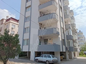 ÇELENK EMLAKDAN GAZİ İLKOKUL KARŞISI SATILIK GENİŞ 3+1 DAİRE