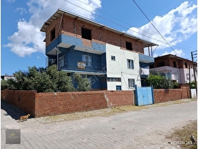 300 METRE ARSALI KÖŞE BAŞI KOMPLE SATILIK BİNA