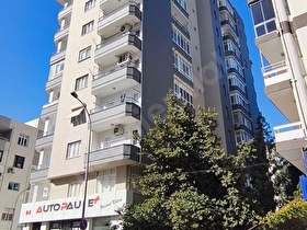 REŞATBEY DE MERKEZİ KONUMLU BİNA DA SATILIK 4+1 DAİRE