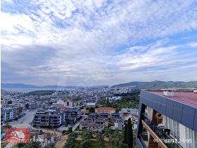 KUŞADASINDA FULL DENIZ DOĞA VE ŞEHİR MANZARALI DUBLEKS 3+1 HAVUZLU SİTEDE DAİRE FİYATINA