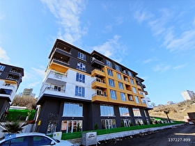 YUNUS ÇELEBİDEN ATAKUMDA HAVUZLU SİTEDE MANZARALI DAİRE