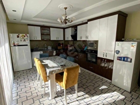 EMLAXSTOREDAN HACIKAPLANLARDA 3+1 190M2 FIRSAT DAİRE MERKEZ DE