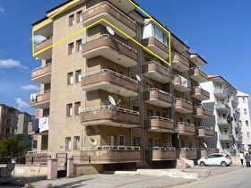 DORA GAYRİMENKUL Selçuk Sağlık Ocağı Yakını Geniş 3 Cepheli 3+1
