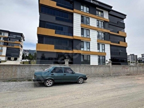 GÜNEŞLİDE HARAİKA BİR DAİREHATUNOĞLU GAYRİMENKUL