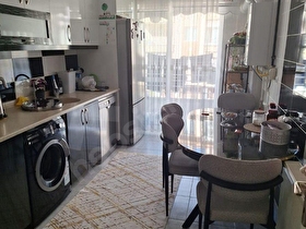 MERKEZİ KONUMDA ARA KATTA MASRAFSIZ FULL YAPILI 3+1 DAİRE