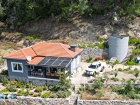 Alanya Bademağacı’nda Full Deniz ve Kale Manzaralı Ev ve Bahçe
