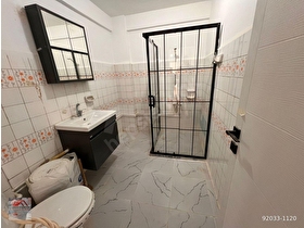YASEMİN EMLAKTAN ÇINARCIK MERKEZ  1 KAT KAT MÜLKİYETİ  2+1 DAİRE