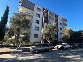 DAĞCI EMLAKTAN ANA CADDE ÜZERİ SATILIK 100 M2 2+1 DAİRE