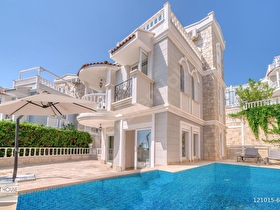 ALANYA CİKCİLLİ’DE FULL DENİZ & KALE MANZARALI ÖZEL HAVUZLU MUHTEŞEM 3+1 VİLLA