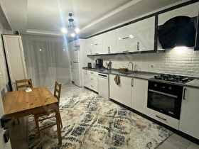 CUMHURİYET MAHALLESİNDE MÜKEMMEL KONUMDA  SATILIK 3+1 DAİRE(kiracılı)