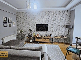 EBRU YILMAZDAN BAHÇELİEVLERDE SATILIK DAİRE