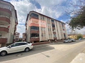 MEGA ALTIN EVLER SİTESİNDE - ARAKAT 3+1 - BAKIMLI SATILIK DAİRE