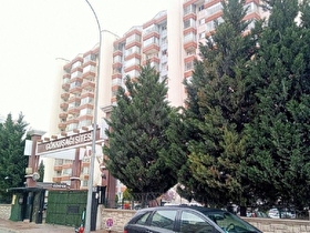 SELÇUKLU ŞEKER MAH ŞEFİKCAN CADDESİNDE SATILIK DAİRE 3+1ARAKAT BAKIMLI SİTE SAHRA EMLAK KONYA