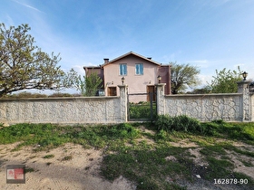 SATILIK 2 adet dubleks villa Niğde bahçeli şeker 5770 m² bahçe ıçerisinde