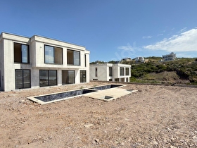 Boğaziçinde Satılık Göl ve Doğa Manzaralı Bitişik Nizam Villa