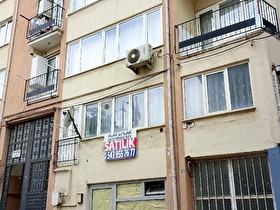 YILDIRIM MAH. BULUNAN PAZARA MARKETLERE METROYA YÜRÜME MESAFESİNDE OLAN KOMBİLİ 2+1.DAİRE SATILIK