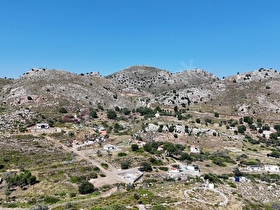 BOZBURUN AYAĞACI KOYUNDA SATILIK DENİZ MANZARALI BAHÇELİ EV