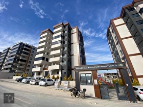 SİTE İÇİ 28.000 TL MEMUR KİRACILI,2.5+1 LÜKS EŞYALI SATILK DAİRE