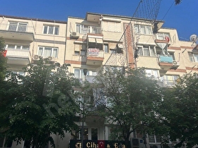 ÇARŞI MERKEZDE CADDE ÜZERİ FIRSAT 2+1 DAİRE