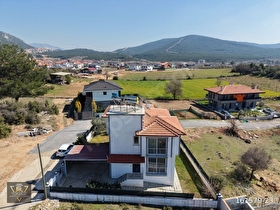 AKÇAOVA DA VİLLAR BÖLGESİNDE SATILIK EŞYALI ÇİFT DAİRELİ MÜSTAKİL BİNA