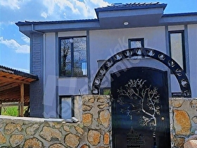 AKÇAKOCADA 2400 M² ARSA İÇİNDE 240M² VİLLA 19500000 TL