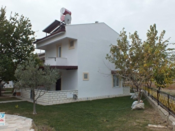Eray Dan Akcay Oren Arasi Denize Sifir Sitede Satilik Yazlik Hurriyet Emlak