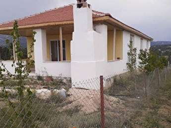 antalya korkuteli de satilik ev mustakil bahceli masrafsiz ici disi komple yenilenmistir 10596 3699 hepsiemlak