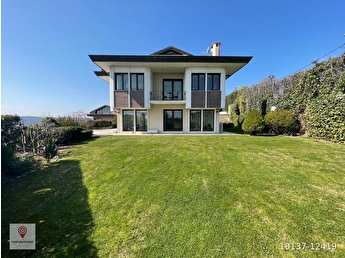 sedadkent manzarali bakimli kiralik villa ormanada istinye park 10137 12419 hepsiemlak