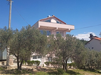 canakkale tavakli da deniz manzarali 9 odali 6 banyolu bina 119885 74 hepsiemlak