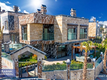 kusadasi da satilik mustakil evler