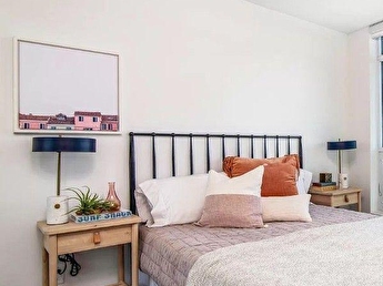 167 sq meters in feet discount