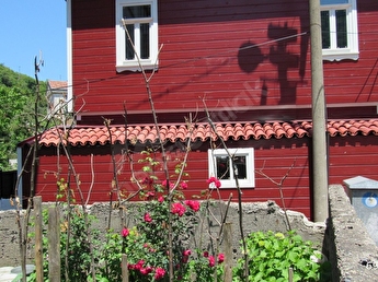 inebolu pazaryerinde satilik 2 katli ahsap bahceli ev 692126 491 hepsiemlak