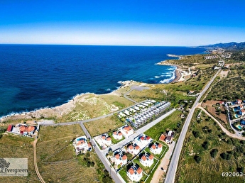 girne bahceli koyu satilik konut ev