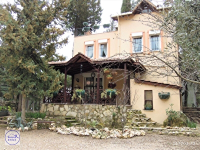 Mustakil Ev Bahceli Erdek Erdek Bolgesinde Mustakil Ev Mitula Emlak