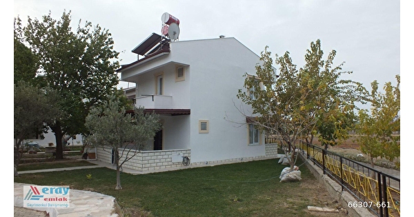 Eray Dan Akcay Oren Arasi Denize Sifir Sitede Satilik Yazlik Hurriyet Emlak
