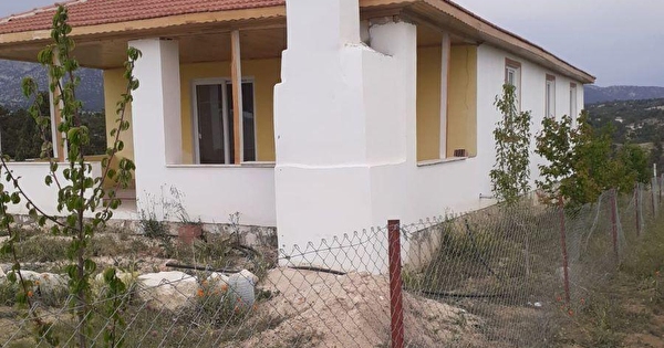 antalya korkuteli de satilik ev mustakil bahceli masrafsiz ici disi komple yenilenmistir 10596 3699 hepsiemlak