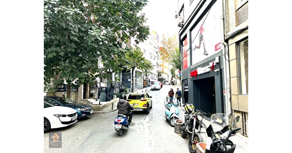 CEYLAN #39 DAN NİŞANTAŞI #39 NDA AMERİKAN HASTANESİ KARŞI SOKAĞINDA 2 1 18707