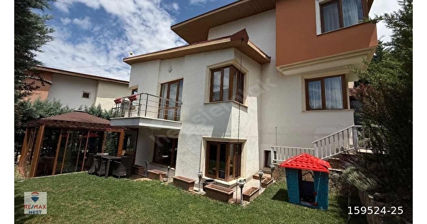 ÇAYYOLU ALACAATLI İNCİ SİTESİNİN ENGÜZEL KONUMUNDA ACİL SATILIK BAHÇELİ