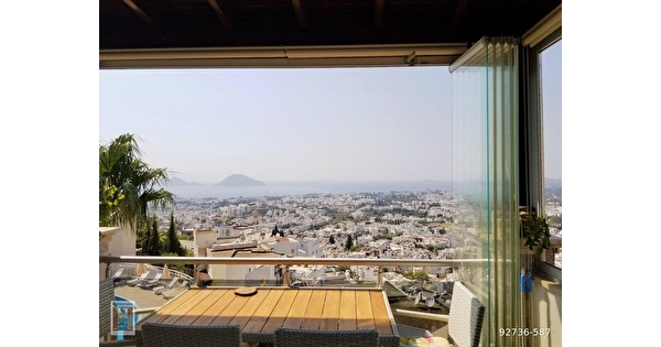 Favori Den Deniz Ve Sehir Manzarali Havuzlu Sitede Ferah Daire Hurriyet Emlak