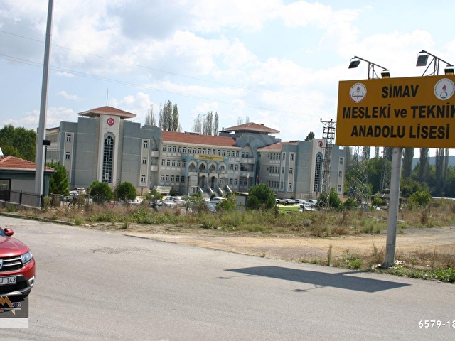 SİMAV MESLEKİ TEKNİK ANADOLU LİSESİNE İKİ CEPHELİ VİLLA-KONUT ARSASI - Görsel 4