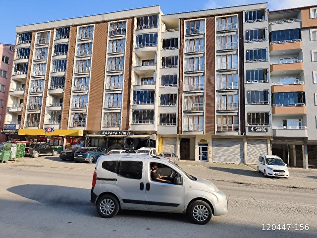 TİREBOLUDA ANA CADDE ÜZERİ MERKEZİ LOKASYONDA 3+1 DOĞALGAZLI ASANSÖRLÜ DAİRE - Görsel 4